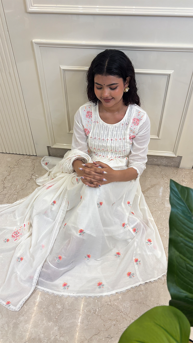 White Flower Smokey Dupatta Set