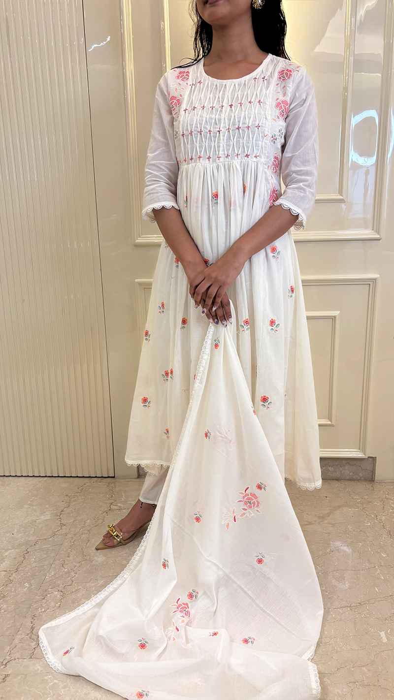 White Flower Smokey Dupatta Set