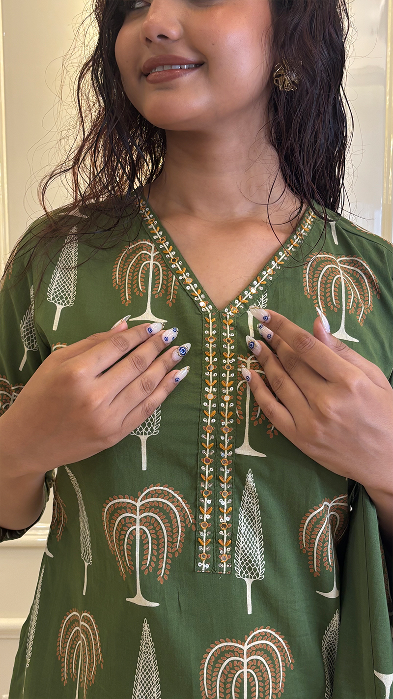 V Neck Green Budget Set