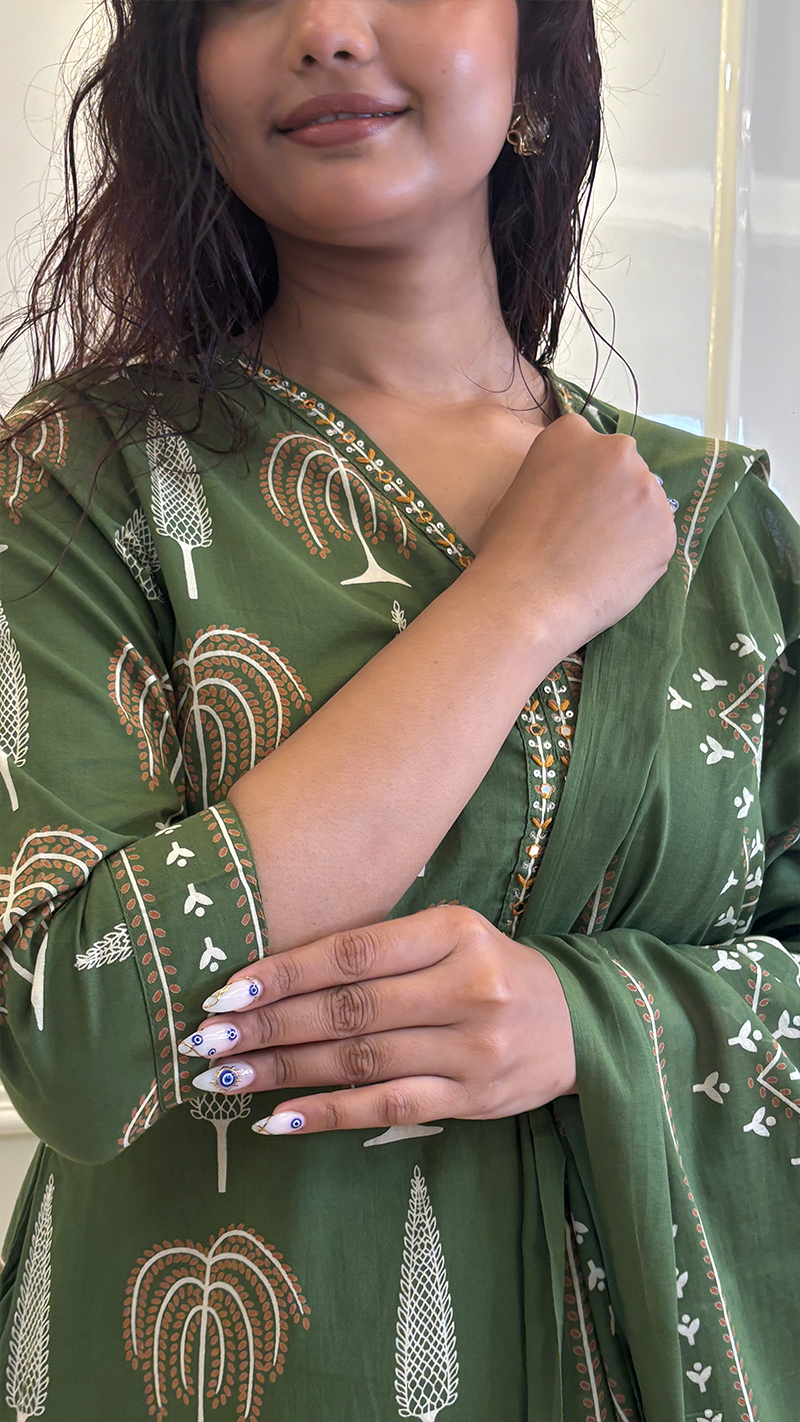V Neck Green Budget Set