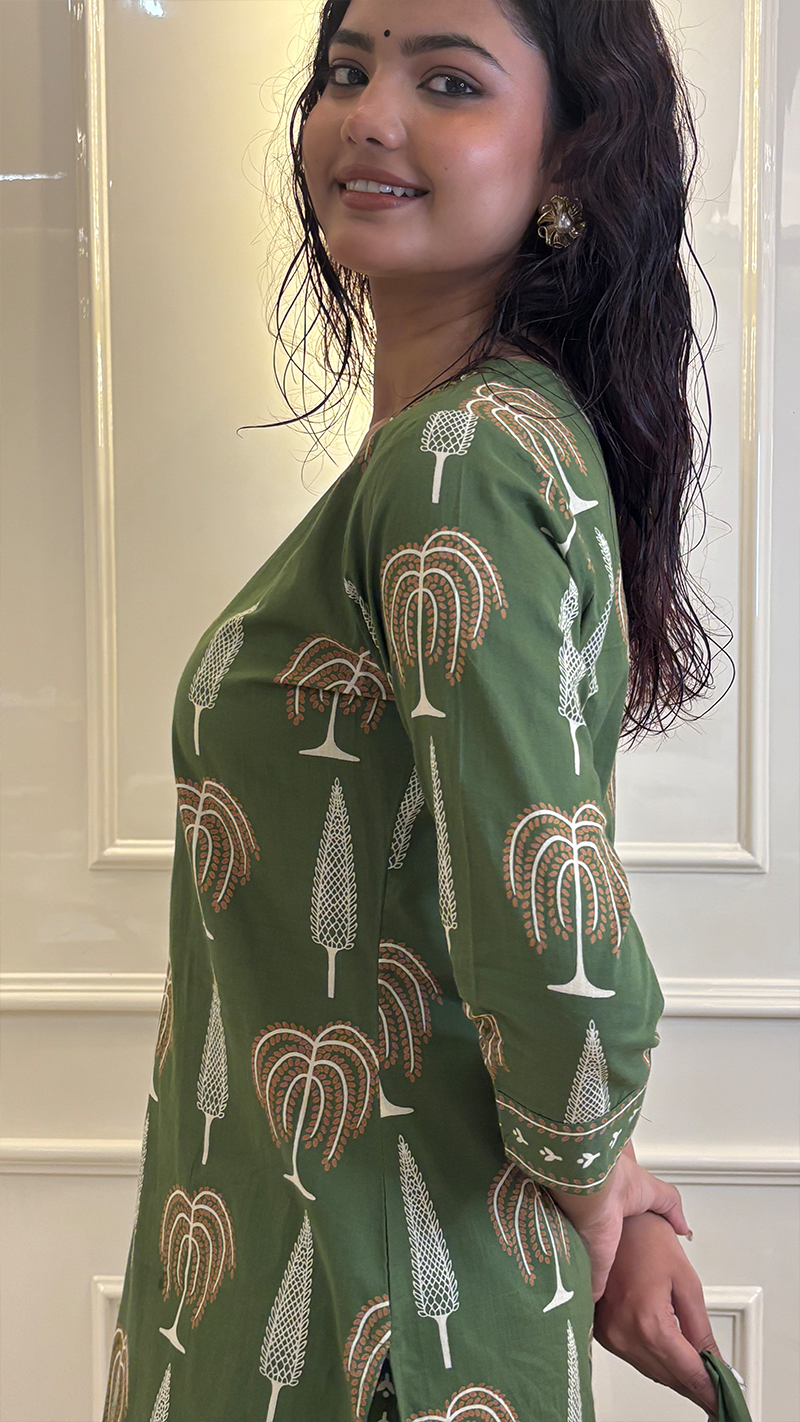 V Neck Green Budget Set