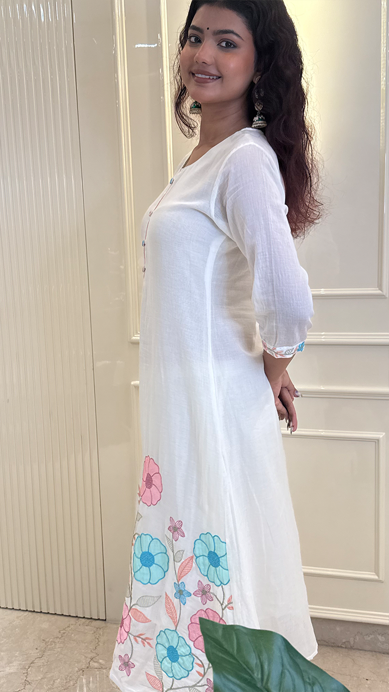 White Patch Work Mul Dupatta Set