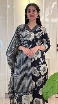 V Neck Black Dupatta Set