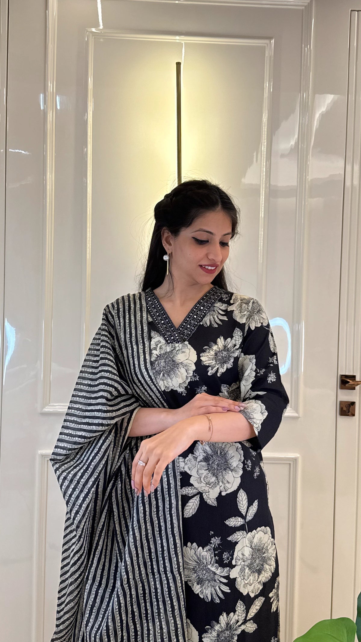 V Neck Black Dupatta Set