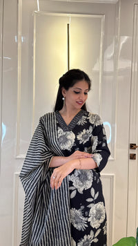 V Neck Black Dupatta Set