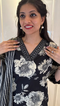 V Neck Black Dupatta Set